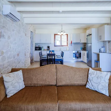 Amphitrite Villa Orthoniaí