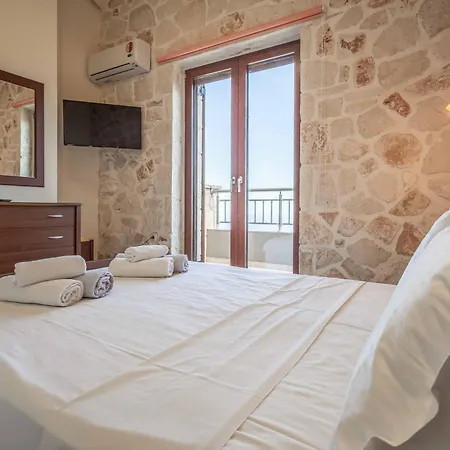 Amphitrite Villa *