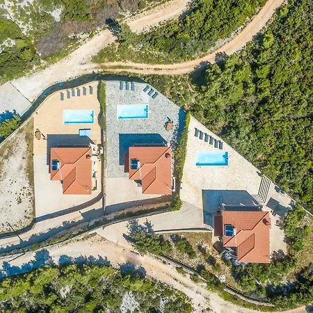 Amphitrite Villa *