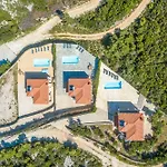 Amphitrite Villa *