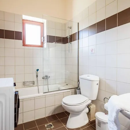 Amphitrite Villa Orthoniaí